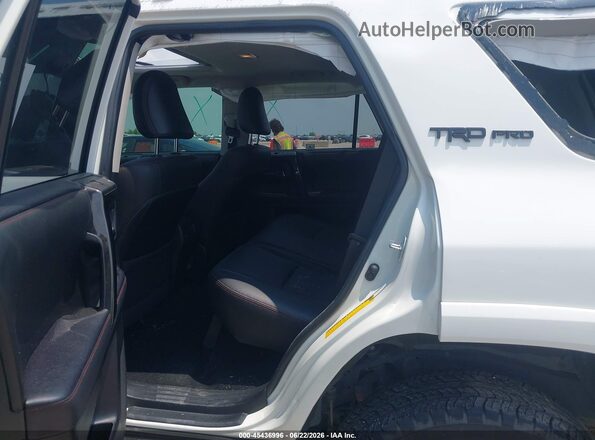 JTELU5JR3M5847028 2021 TOYOTA 4RUNNER Белый Вид наклейки с VIN-кодом