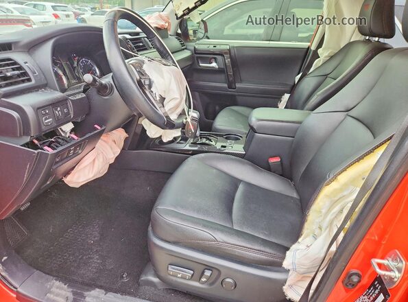JTELU5JR4P6111827 2023 TOYOTA 4RUNNER Orange Vista interior delantera