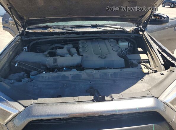 JTELU5JR5N6059282 2022 TOYOTA 4RUNNER Charcoal Vista del compartimento del motor