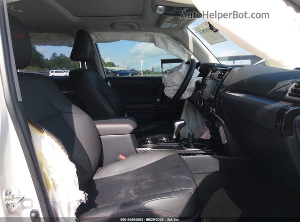 JTELU5JR5P6163497 2023 TOYOTA 4RUNNER White Front interior view