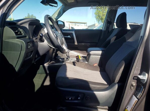 JTEMU5JR0M5962609 2021 TOYOTA 4RUNNER Gray Vista interior delantera