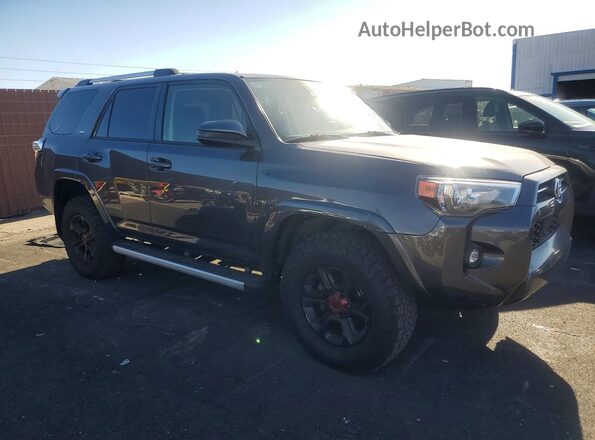 JTEMU5JR0M5962609 2021 TOYOTA 4RUNNER Gray Delantero derecho