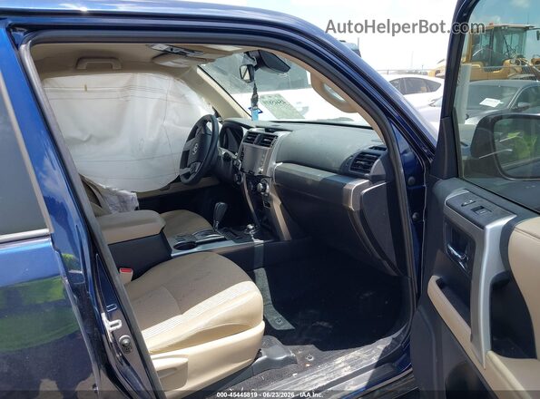 JTEMU5JR1P6176218 2023 TOYOTA 4RUNNER Blue Widok wnętrza z przodu
