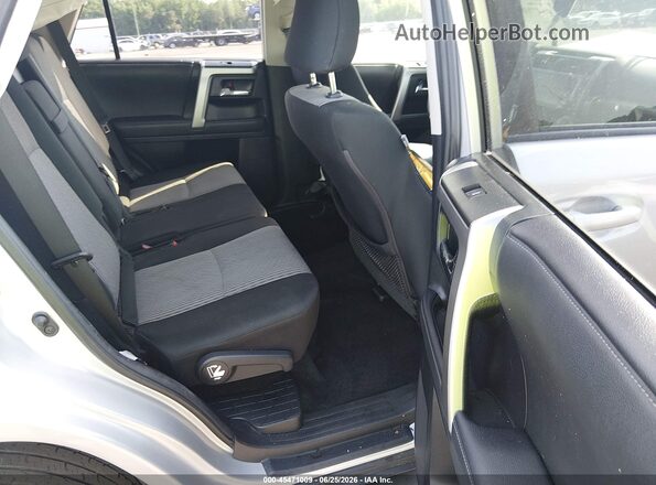 JTEMU5JR2M5885001 2021 TOYOTA 4RUNNER Silver Вид наклейки з VIN-кодом