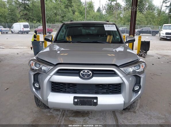 JTEMU5JR3M5922203 2021 TOYOTA 4RUNNER Silver Rear interior view
