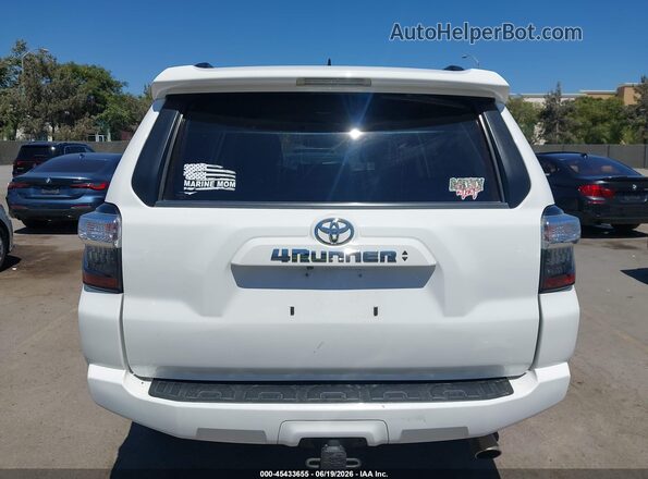 JTEMU5JR3N6006116 2022 TOYOTA 4RUNNER White 