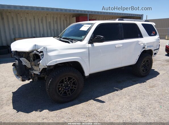 JTEMU5JR4M5941830 2021 TOYOTA 4RUNNER White Առջևի ձախ երեք քառորդ տեսարան