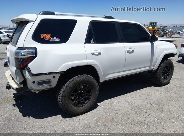 JTEMU5JR4M5941830 2021 TOYOTA 4RUNNER White Հետևի աջ