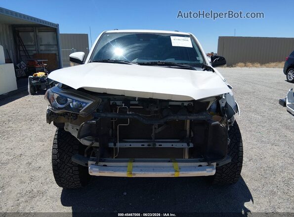 JTEMU5JR4M5941830 2021 TOYOTA 4RUNNER White Սալոնի հետևի տեսք