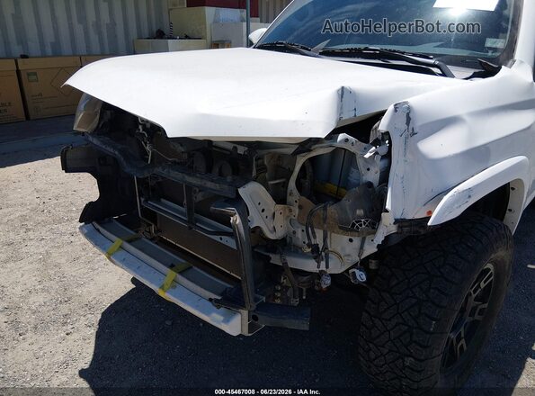 JTEMU5JR4M5941830 2021 TOYOTA 4RUNNER White Դիմացի տեսք