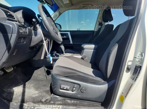 JTEMU5JR7P6133714 2023 TOYOTA 4RUNNER White 