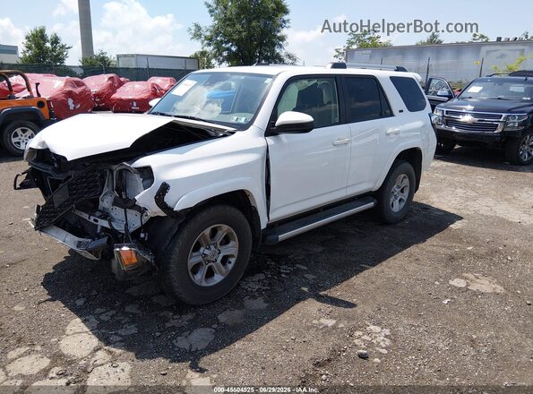 JTEMU5JR8M5958940 2021 TOYOTA 4RUNNER White წინა მარცხენა ხედი სამი მეოთხედიდან