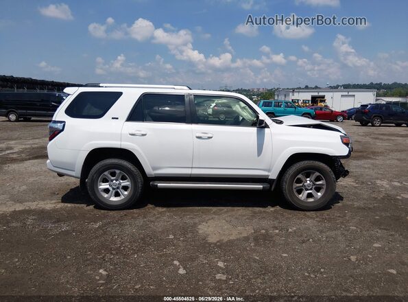 JTEMU5JR8M5958940 2021 TOYOTA 4RUNNER White ხელსაწყოთა პანელის ხედი
