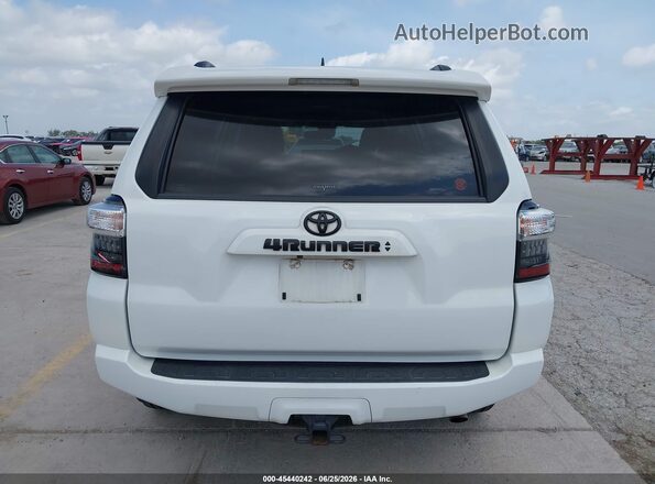 JTEMU5JR9N6081855 2022 TOYOTA 4RUNNER Белый 