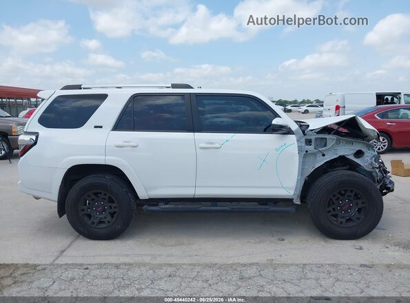 JTEMU5JR9N6081855 2022 TOYOTA 4RUNNER Белый Панорамный вид салона 360°