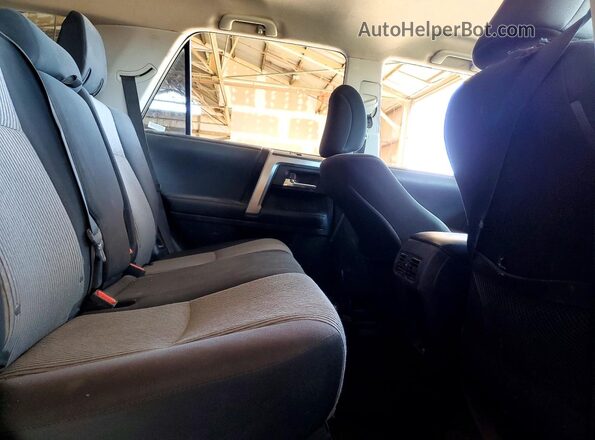 JTEMU5JRXM5940066 2021 TOYOTA 4RUNNER Gray Вид задньої частини салону