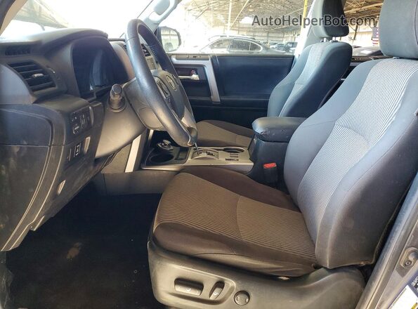 JTEMU5JRXM5940066 2021 TOYOTA 4RUNNER Gray Вид салону спереду