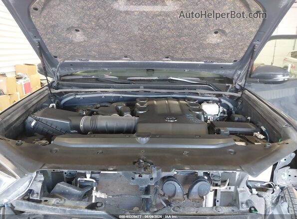 JTENU5JR2R6285617 2024 TOYOTA 4RUNNER Gray Հետևի տեսք