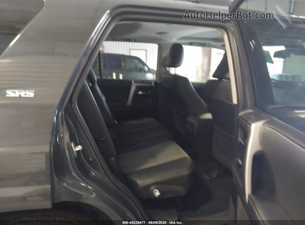 JTENU5JR2R6285617 2024 TOYOTA 4RUNNER Gray VIN կոդի պիտակի տեսք