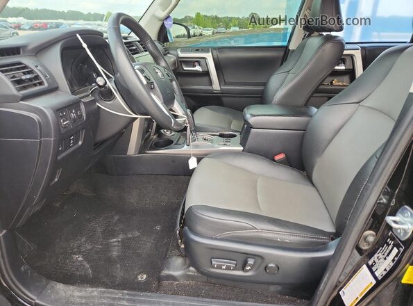 JTENU5JR8M5904560 2021 TOYOTA 4RUNNER Черный Вид салона спереди