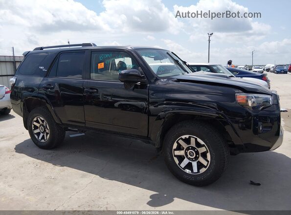 JTEPU5JR8P6091275 2023 TOYOTA 4RUNNER Черный Вид щитка приборов