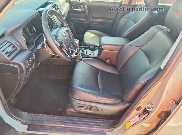 JTERU5JR0P6124102 2023 TOYOTA 4RUNNER Gray Front interior view