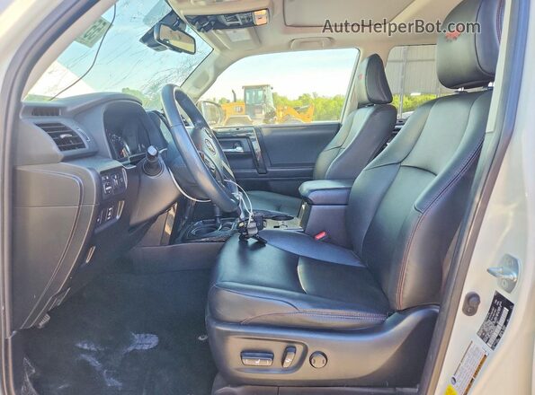 JTERU5JR1M5944268 2021 TOYOTA 4RUNNER White Սալոնի դիմացի տեսք