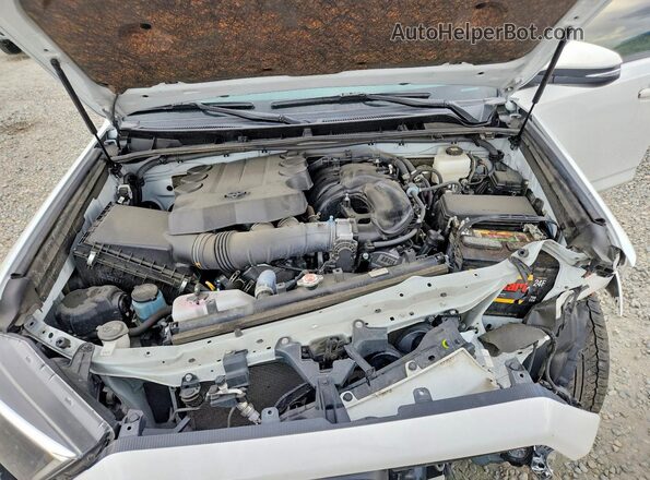 JTERU5JR2R6257950 2024 TOYOTA 4RUNNER White Вид підкапотного простору