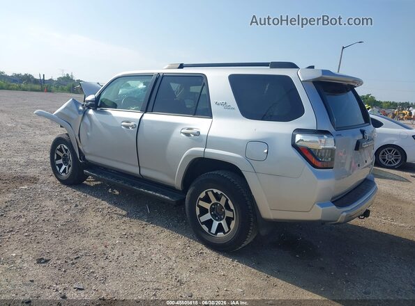 JTERU5JR4N5988797 2022 TOYOTA 4RUNNER Silver Trasero izquierdo