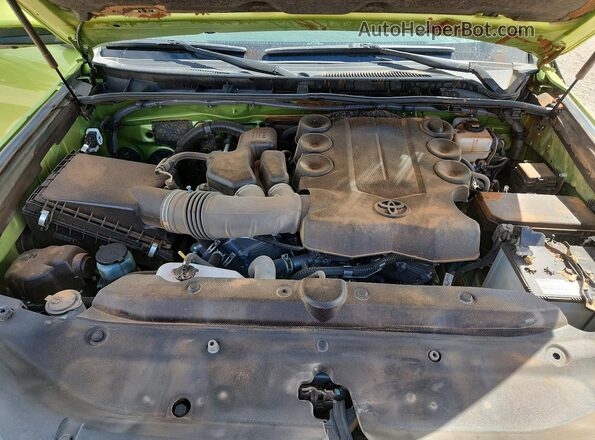JTERU5JR4P6165462 2023 TOYOTA 4RUNNER Green Widok wnętrza z tyłu