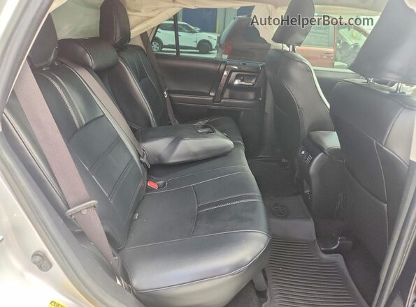 JTERU5JR6P6191724 2023 TOYOTA 4RUNNER Gray Вид задніх сидінь