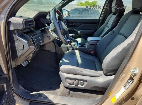 JTEVB5BR5S5017709 2025 TOYOTA 4RUNNER Brown Vista interior delantera