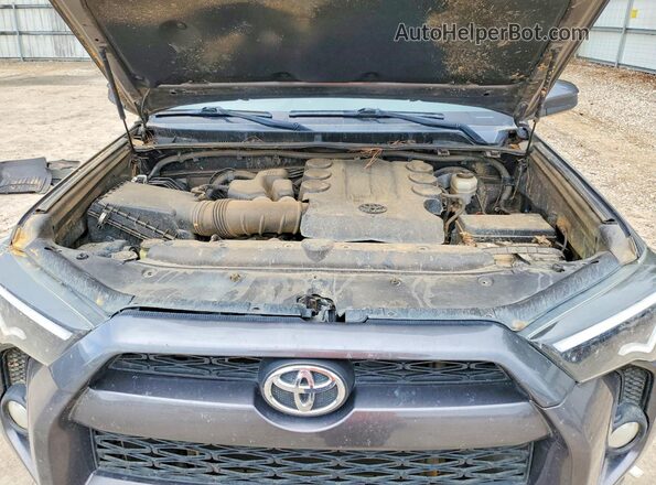 JTEZU5JR0H5154871 2017 TOYOTA 4RUNNER Gray Vista interior trasera