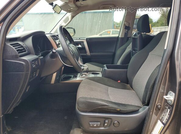 JTEZU5JR0H5154871 2017 TOYOTA 4RUNNER Gray Vista interior delantera