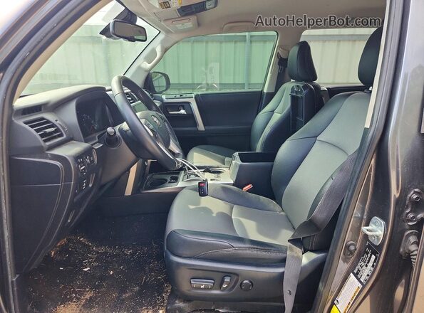 JTEZU5JR3L5224596 2020 TOYOTA 4RUNNER Gray Vista interior delantera