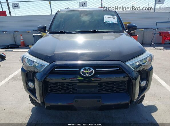 JTEZU5JR5L5214247 2020 TOYOTA 4RUNNER Black Rear interior view