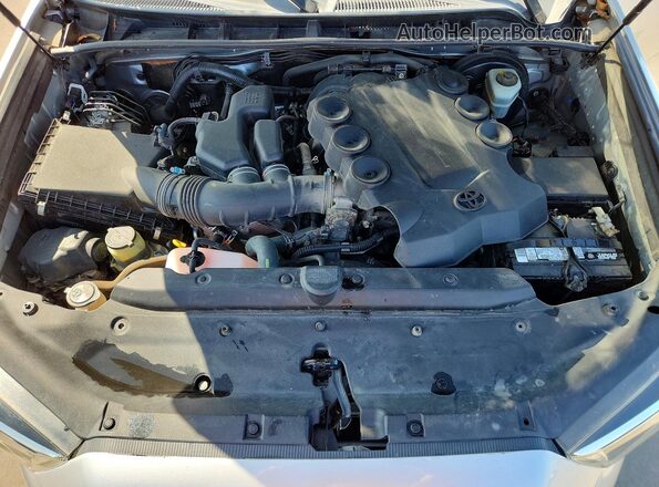 JTEZU5JRXG5111220 2016 TOYOTA 4RUNNER Silver Vista interior trasera