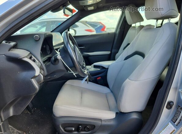 JTHB6JBH1R2164003 2024 LEXUS UX Silver წინა სალონის ხედი