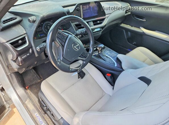 JTHB6JBH1R2164003 2024 LEXUS UX Silver წინა პანელის ხედი