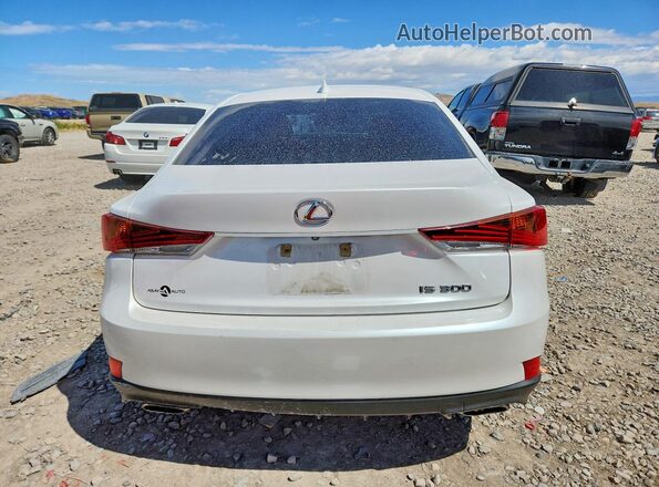 JTHBA1D20J5067076 2018 LEXUS IS White უკანა ხედი