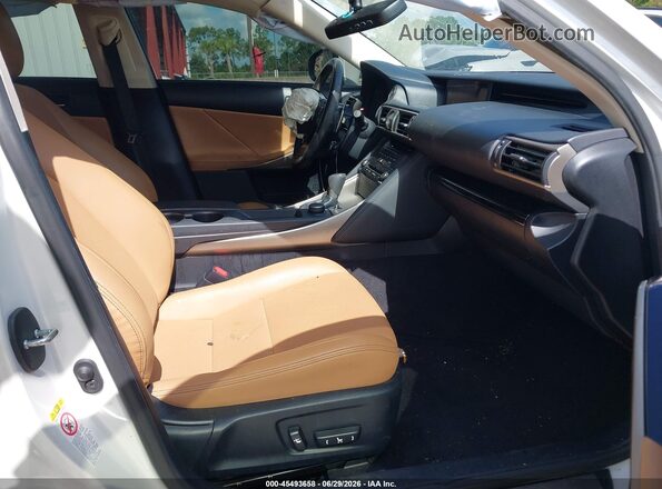 JTHBA1D20J5075114 2018 LEXUS IS 300 White Вид салону спереду