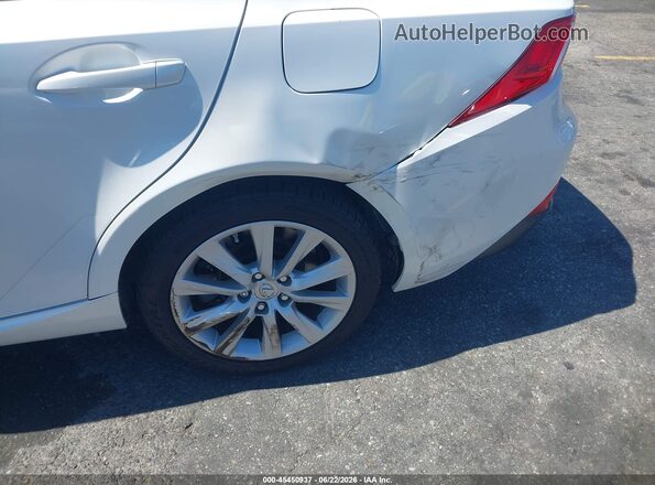 JTHBA1D27G5011404 2016 LEXUS IS 200T White წინა ხედი