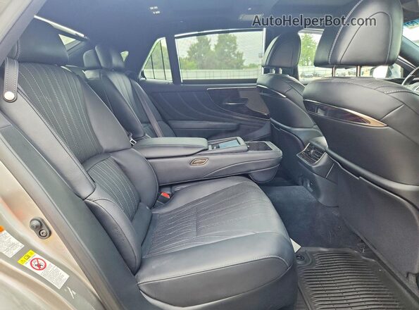 JTHC5LFF4J5002381 2018 LEXUS LS Silver უკანა სავარძლების ხედი