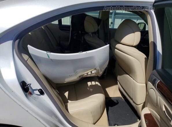 JTHCL5EF7H5028874 2017 LEXUS LS White Widok tylnych siedzeń