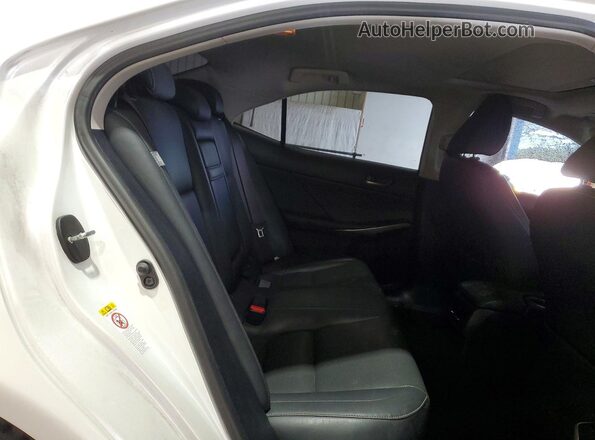 JTHCM1D27H5018222 2017 LEXUS IS White Widok tylnych siedzeń