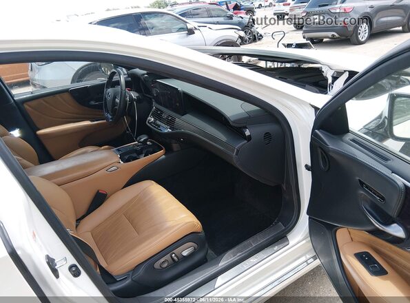 JTHD51FF0M5014010 2021 LEXUS LS 500 White Vista interior delantera