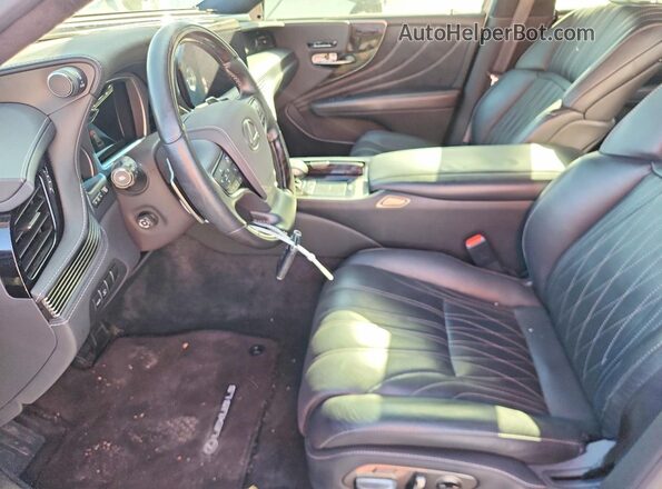 JTHD51FF5N5017163 2022 LEXUS LS Белый Вид салона спереди
