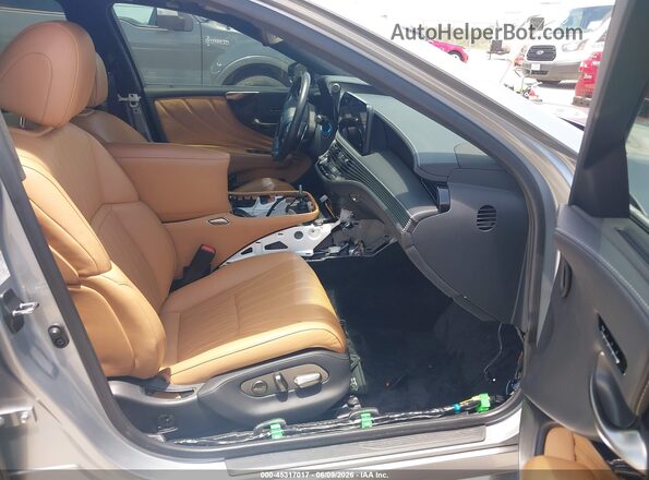 JTHD51FF9P5018934 2023 LEXUS LS 500 Silver Front interior view