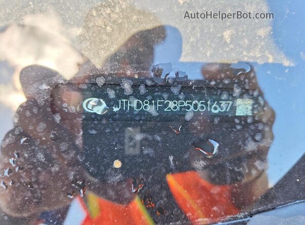 JTHD81F28P5051637 2023 LEXUS IS Gray VIN կոդի պիտակի տեսք