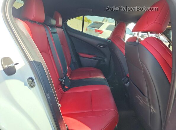 JTHE3JBHXM2037118 2021 LEXUS UX White უკანა სავარძლების ხედი